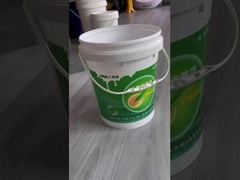 Des seaux en plastique de qualité alimentaire imperméables à l' eau de 18 litres avec poignée